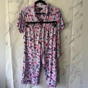 ROOM SERVICE -BUTTERFLY PRINT LOUNGE PAJAMA SET CAPRI PANTS BUTTON UP TOP